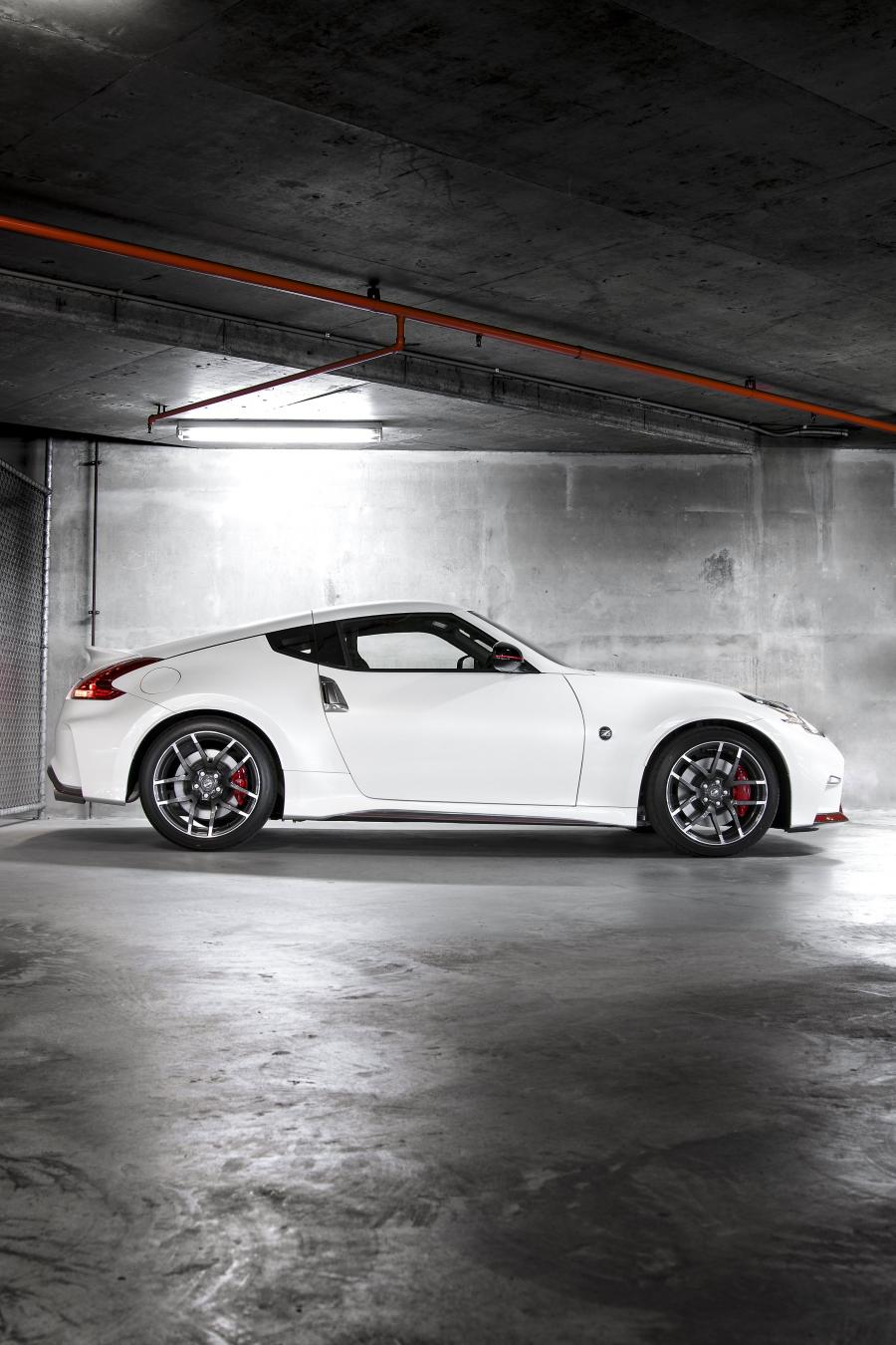  Nissan 370Z Nismo (Z34) 2017 года  (AU) (фото 24 из 37)